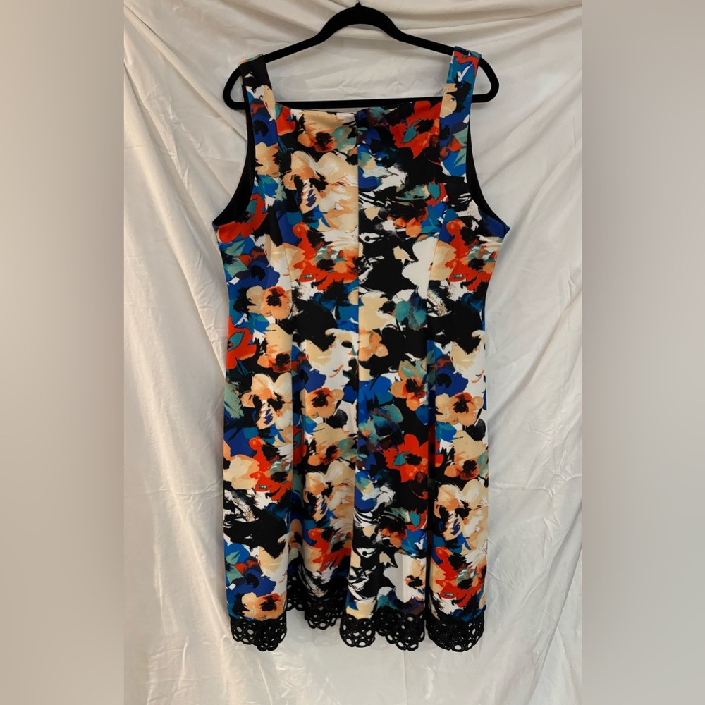 Floral Pattern With Patchwork Eyelet Hem Dress - image 5